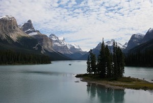 [Maligne Lake]